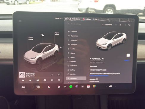 Used 2023 Tesla Model Y Long Range AWD/4WD image 11