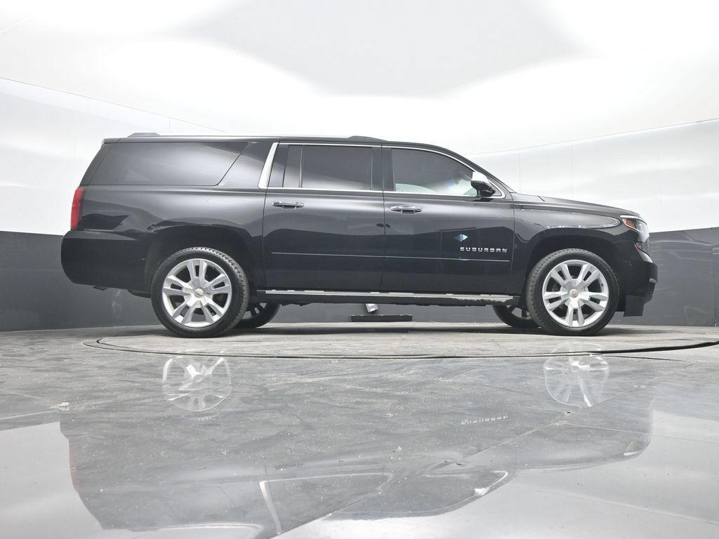 Used 2018 Chevrolet Suburban Premier AWD/4WD image 31