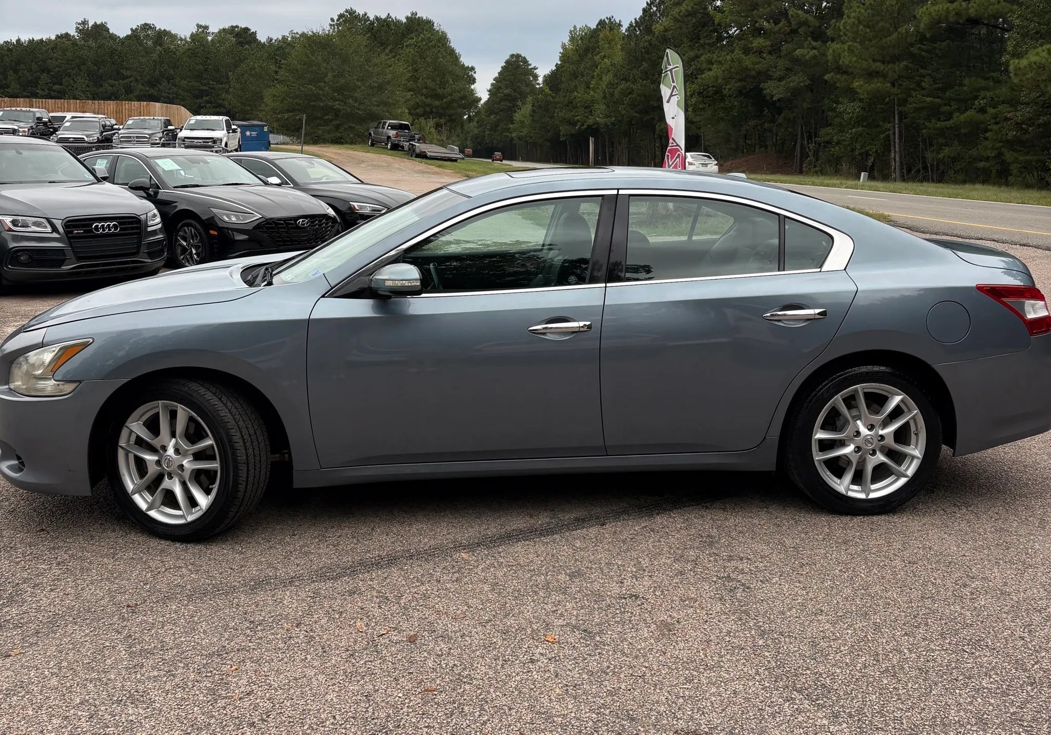 Used 2011 Nissan Maxima 3.5 SV w/ Monitor Pkg FWD image 3