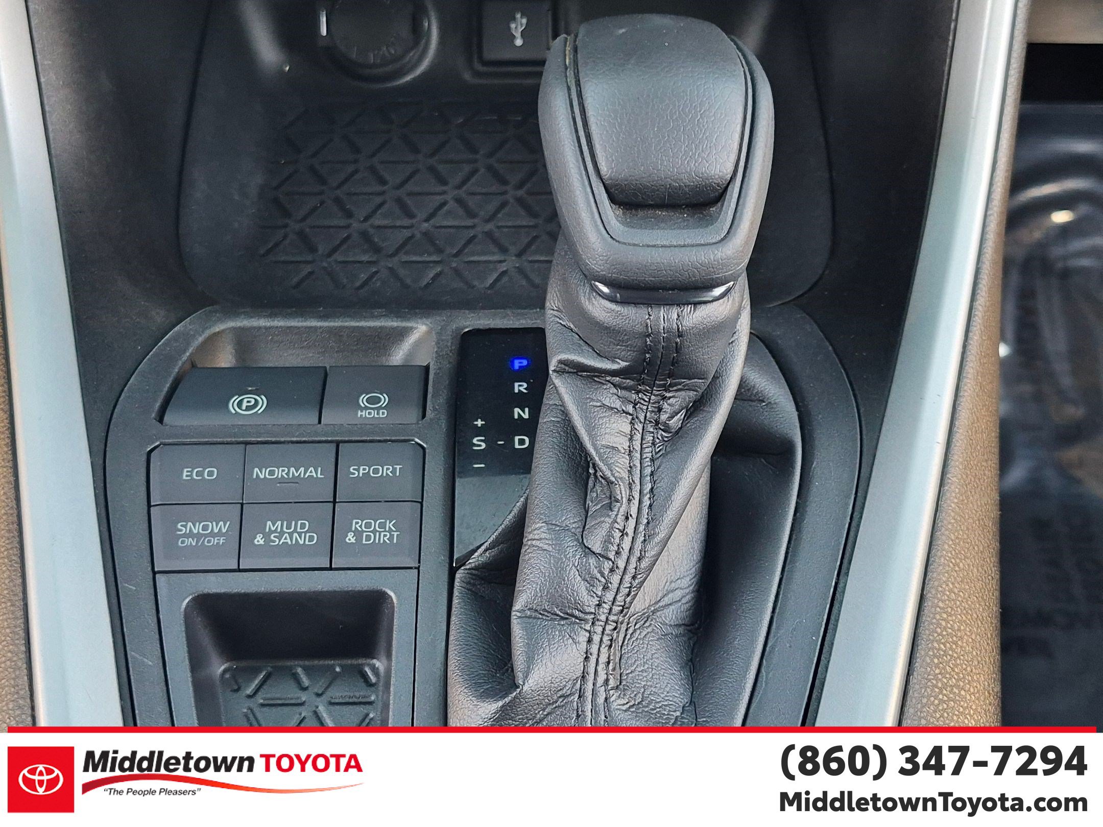 Used 2021 Toyota RAV4 XLE w/ Convenience Package AWD/4WD image 27