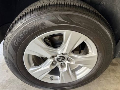 Used 2019 Toyota RAV4 XLE image 25