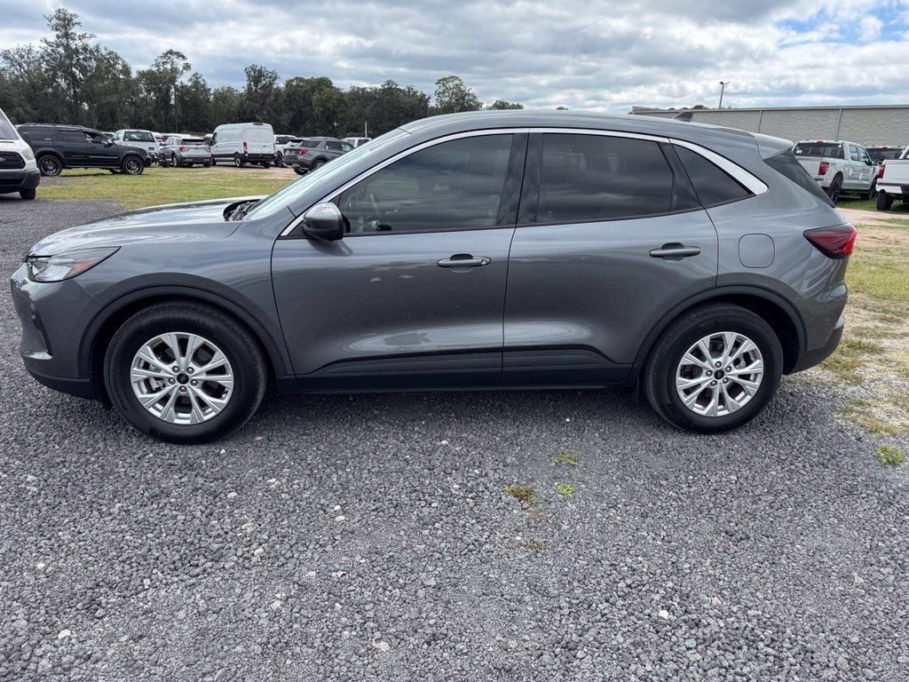 Used 2023 Ford Escape Active w/ Tech Pack #2 FWD image 2