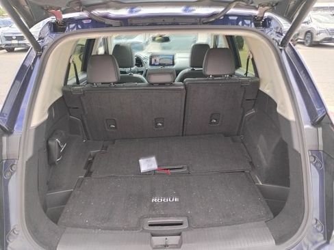 Used 2025 Nissan Rogue SL w/ Tech Package AWD/4WD image 9