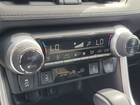 Used 2022 Toyota RAV4 XLE w/ Convenience Package image 29