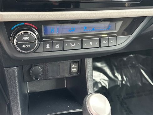 Used 2016 Toyota Corolla LE image 24