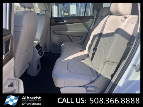 Used 2025 Volkswagen Atlas SE image 13