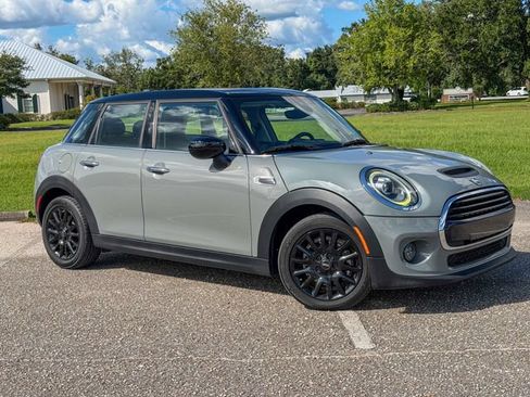 Used 2021 MINI Cooper 4-Door Hardtop w/ 6.5" Touchscreen Package FWD image 1