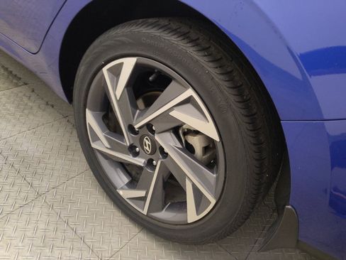 Used 2025 Hyundai Elantra Sport FWD image 31