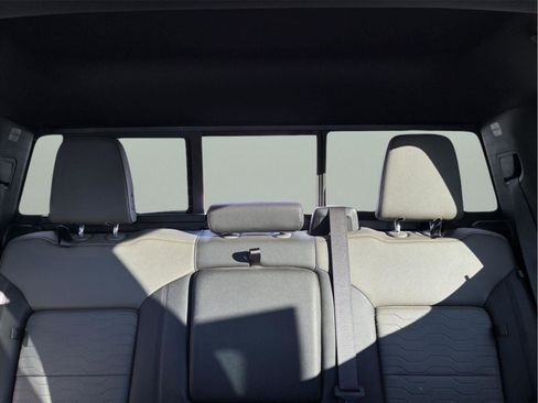 Used 2022 Chevrolet Silverado 1500 ZR2 w/ Technology Package image 36