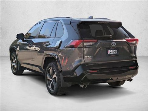 Used 2021 Toyota RAV4 SE w/ Weather & Moonroof Package image 7