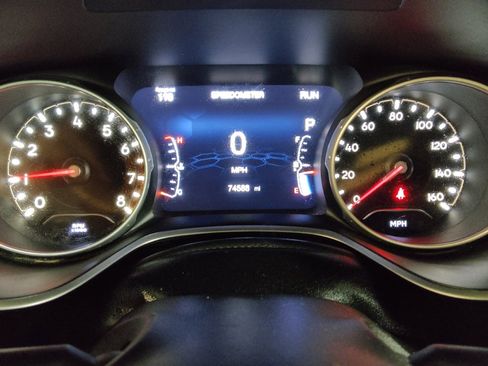 Used 2018 Jeep Compass Latitude w/ Popular Equipment Group FWD image 23