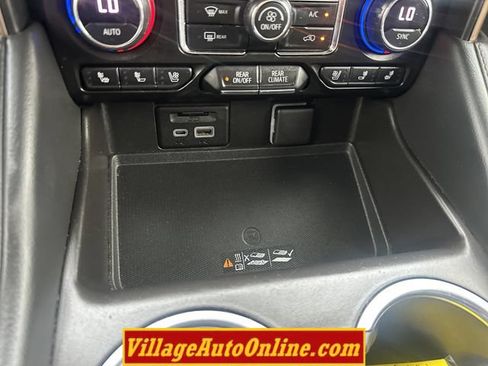 Used 2021 Chevrolet Suburban High Country w/ Premium Package AWD/4WD image 29