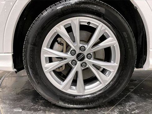 Certified 2025 Audi Q3 2.0T Premium w/ Convenience Package image 8