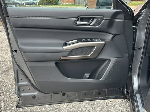 Certified 2025 Nissan Pathfinder Platinum w/ Cargo Package image 14