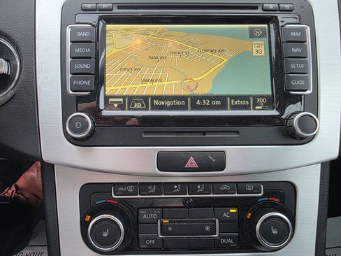 Used 2012 Volkswagen CC Lux Limited FWD image 14