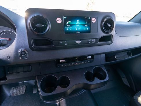 Used 2024 Mercedes-Benz Sprinter 2500 image 22