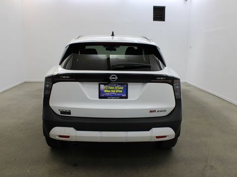 New 2026 Nissan Kicks SR image 4