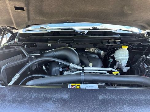 Used 2016 RAM 1500 Express AWD/4WD image 17