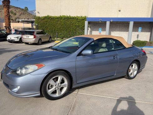 Used 2006 Toyota Solara SLE image 2