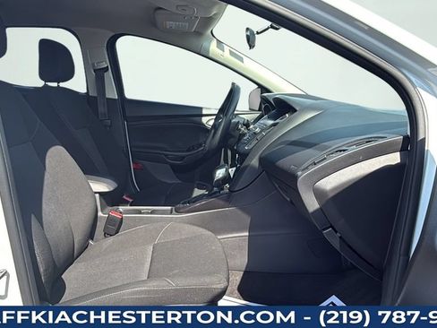 Used 2018 Ford Focus SE FWD image 37