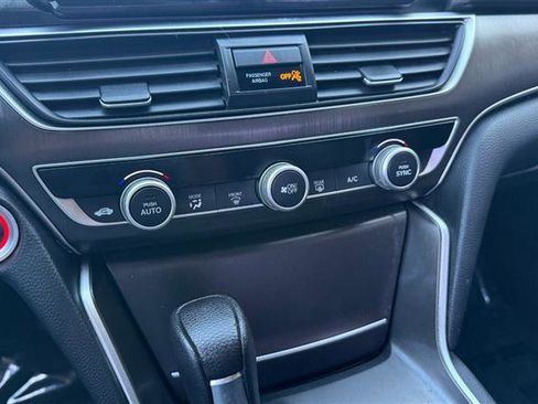 Used 2018 Honda Accord LX image 32