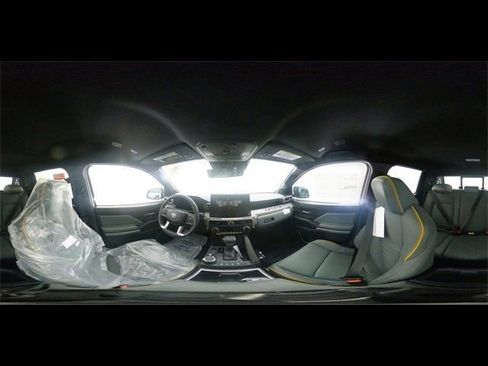 Used 2025 Toyota Tacoma Trailhunter image 33