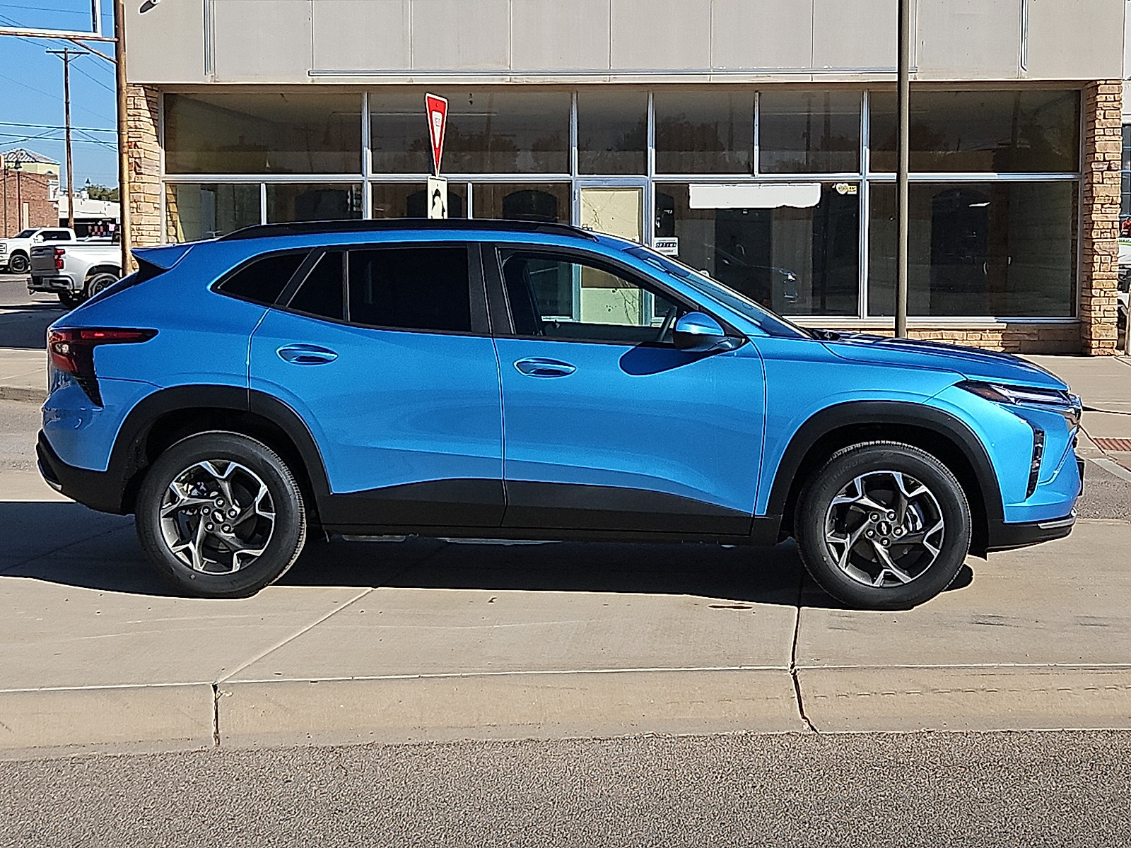 New 2026 Chevrolet Trax LT w/ LT Convenience Package FWD image 5