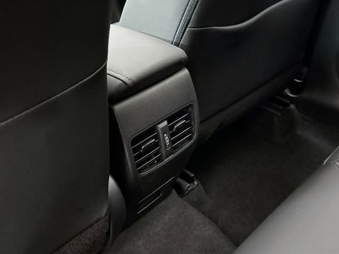 Used 2025 Toyota Corolla Cross XLE w/ Convenience Package FWD image 24