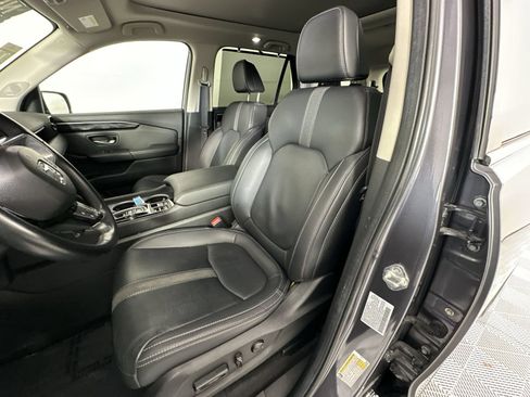 Used 2024 Honda Pilot Touring image 11