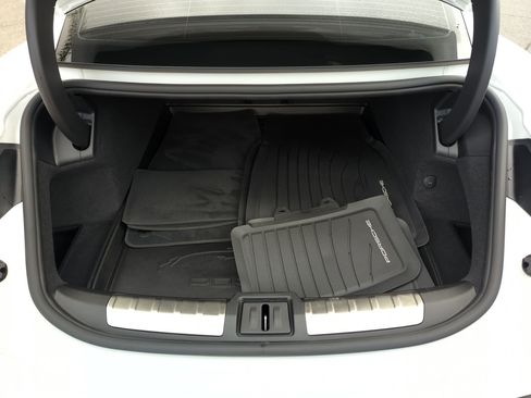 Used 2025 Porsche Taycan image 32