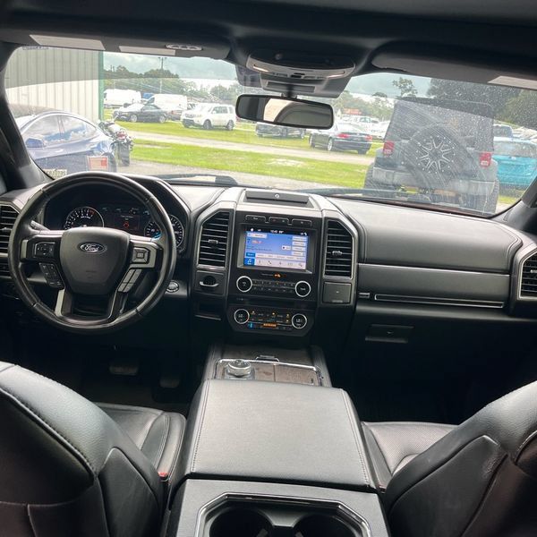 Used 2018 Ford Expedition Limited w/ Equipment Group 301A RWD image 11