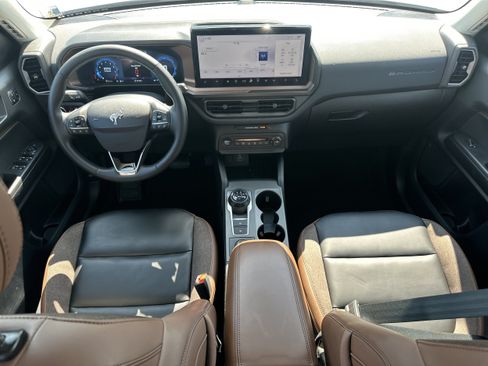Used 2025 Ford Bronco Sport Outer Banks AWD/4WD image 19