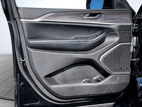 Used 2022 Jeep Grand Cherokee Limited 4xe image 28