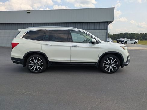 Used 2019 Honda Pilot Touring image 3