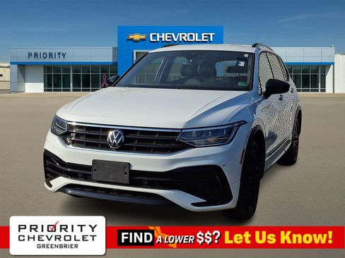 Used 2022 Volkswagen Tiguan SE R-Line image 1