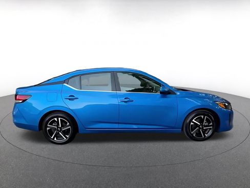 Used 2025 Nissan Sentra SV FWD image 16