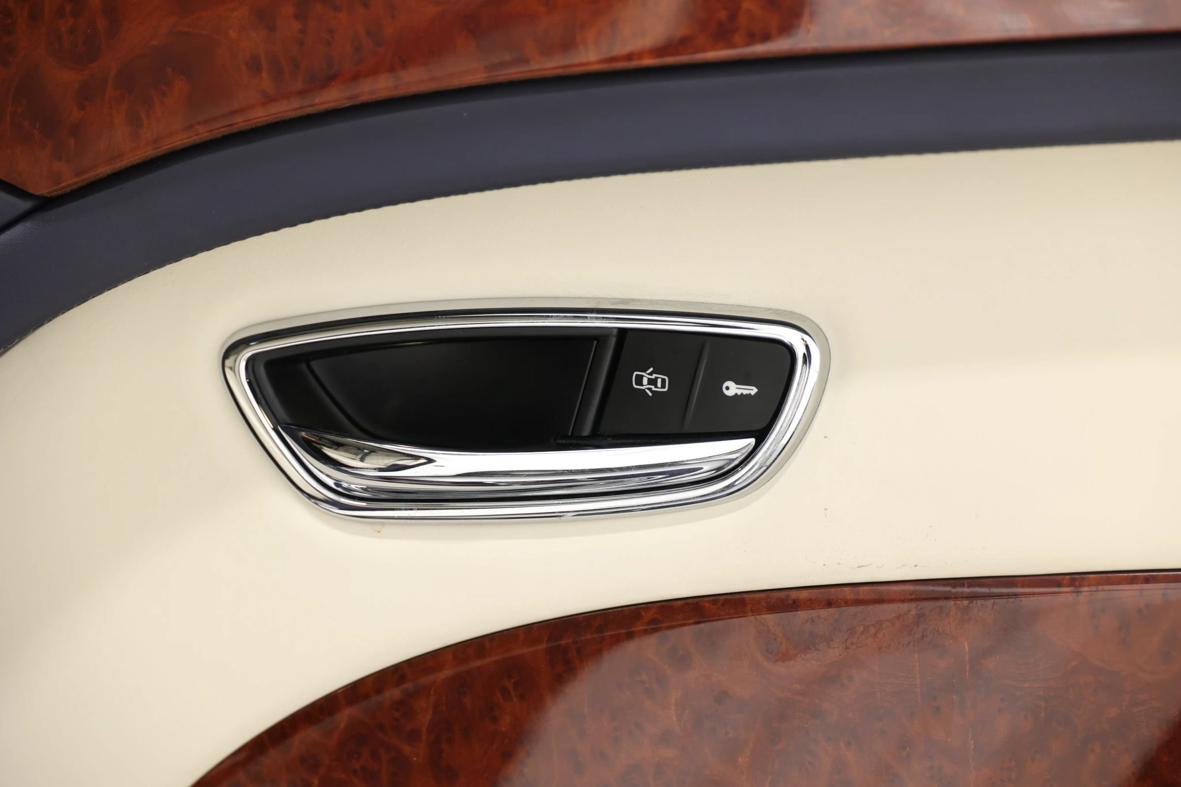 Used 2017 Bentley Mulsanne RWD image 95