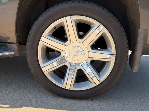 Used 2020 Cadillac Escalade Luxury AWD/4WD image 10