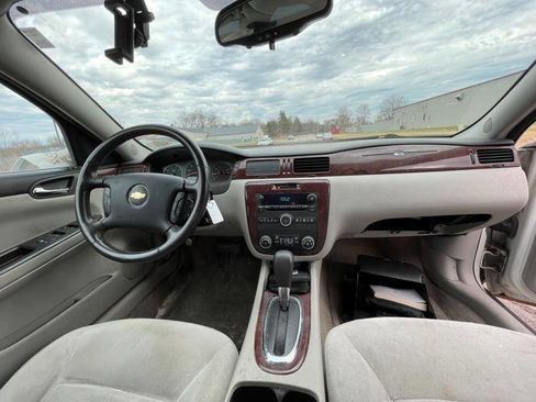 Used 2010 Chevrolet Impala LT image 32