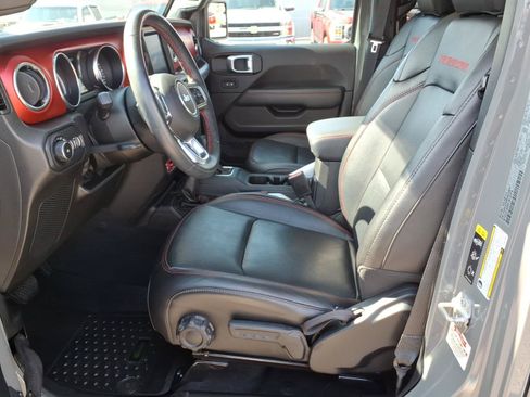 Used 2022 Jeep Wrangler Unlimited Rubicon w/ Cold Weather Group AWD/4WD image 13