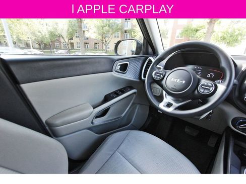 Used 2023 Kia Soul LX w/ LX Technology Package image 9