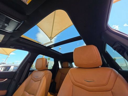 Certified 2024 Cadillac XT5 Premium Luxury w/ LPO, Premium Carpet Package FWD image 19