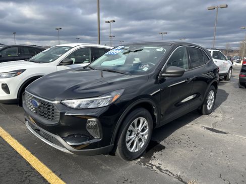 Used 2023 Ford Escape Active image 4