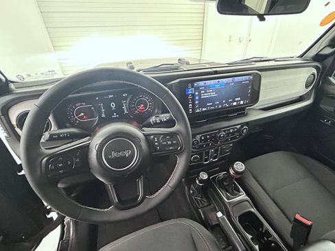 Certified 2025 Jeep Wrangler Sport S image 13