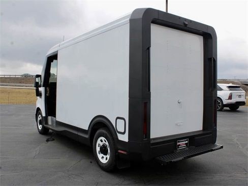 New 2025 Chevrolet Brightdrop 400 image 10