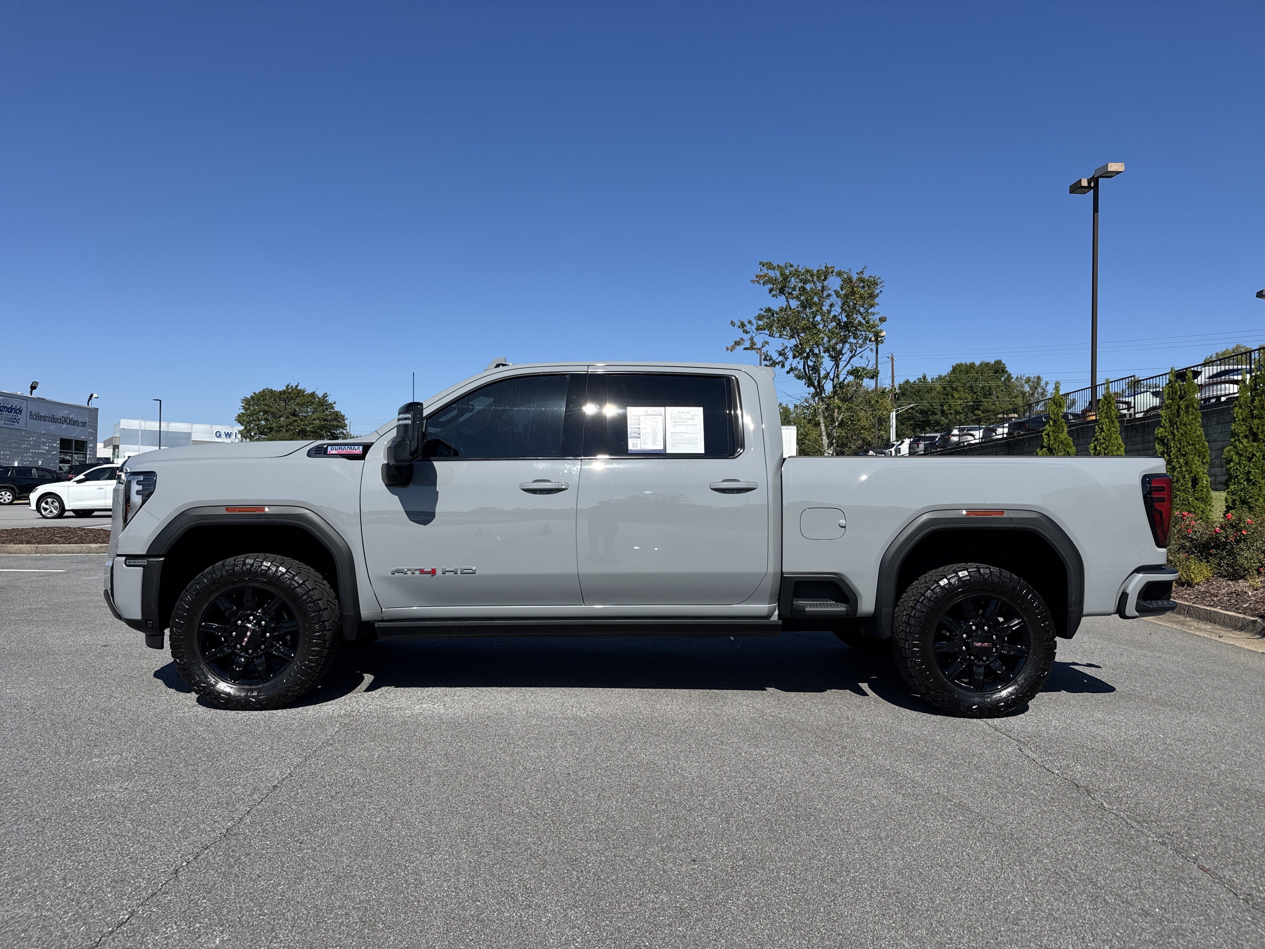 Used 2025 GMC Sierra 2500 AT4 w/ AT4 Premium Plus Package AWD/4WD image 7
