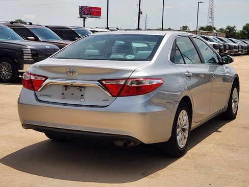 Used 2016 Toyota Camry LE FWD image 8