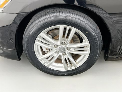 Used 2013 INFINITI G37 x w/ Premium Pkg image 11