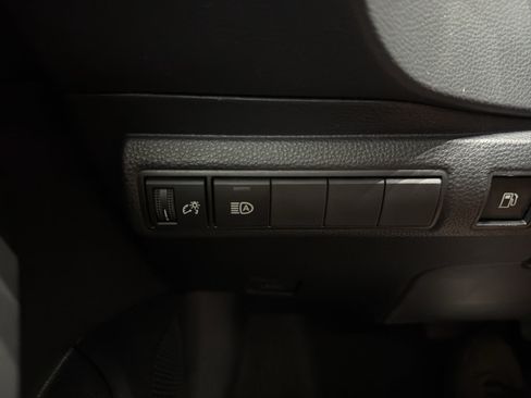 Used 2022 Toyota Corolla LE FWD image 27