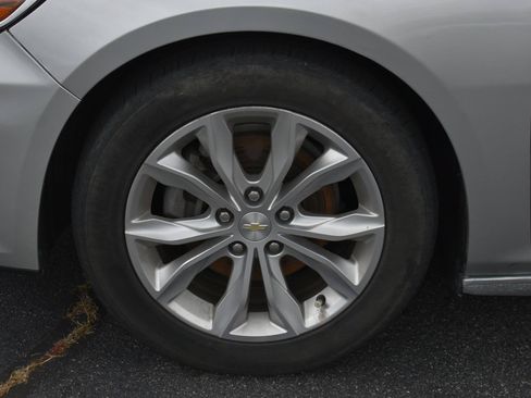 Used 2021 Chevrolet Malibu LT FWD image 10